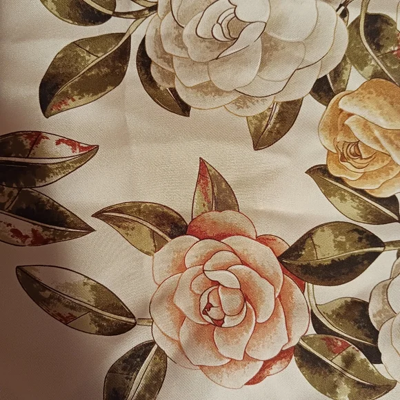 CHANEL VINTAGE 100% Silk logo Camellia Auth 34" x 35" Scarf Hand-rolled Hem - Picture 7 of 16